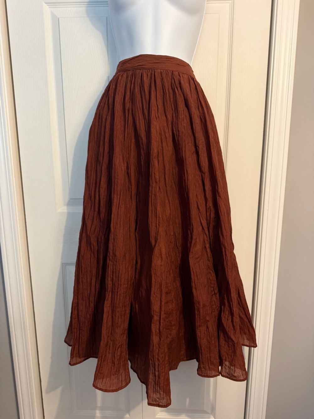 Salome Pleated Flare Midi Skirt ASTR the label size medium. Rust Brown - Picture 3 of 11